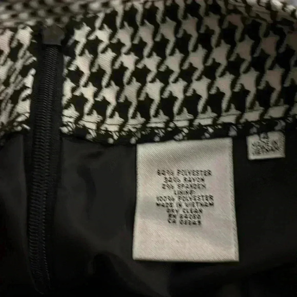 Black/white checkered skirt - Picture 5 of 5